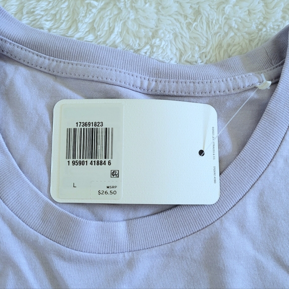 Levi's Light Lavender💜 with Iridescent Logo Tee👕 - NWT - Picture 15 of 15